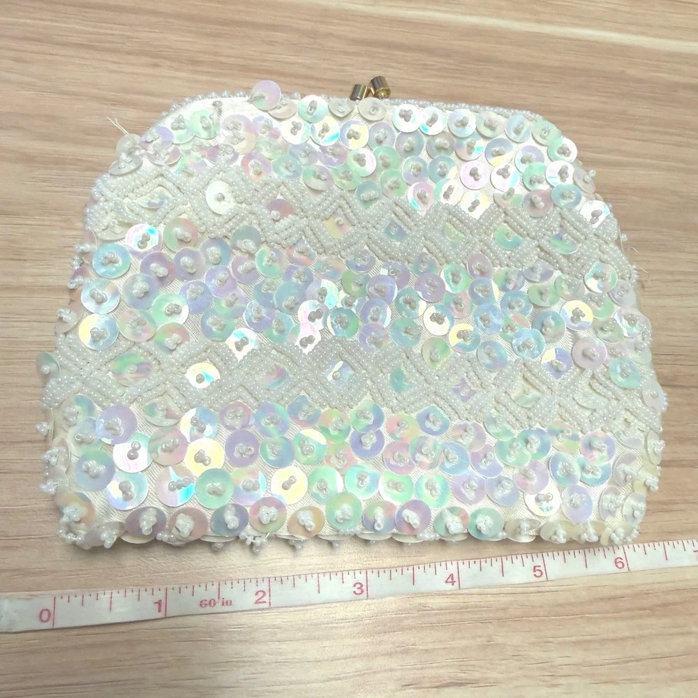 Vintage Handmade Beaded Sequin Evening Clutch Ivory Gold Kiss Lock Hong Kong